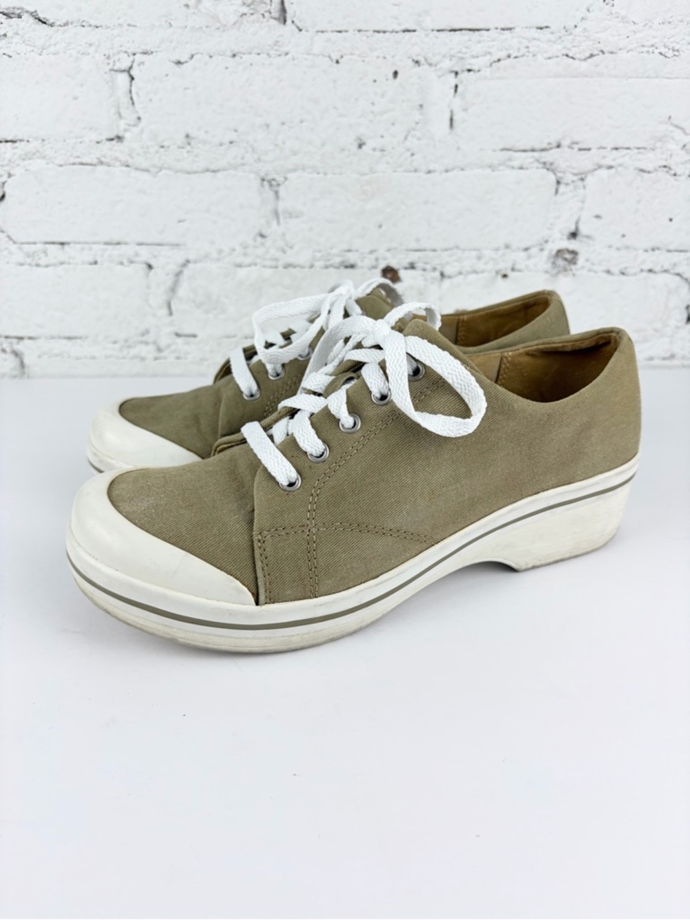 Dansko Veda Vegan Sage Green Canvas Laced Sneaker Clogs 40